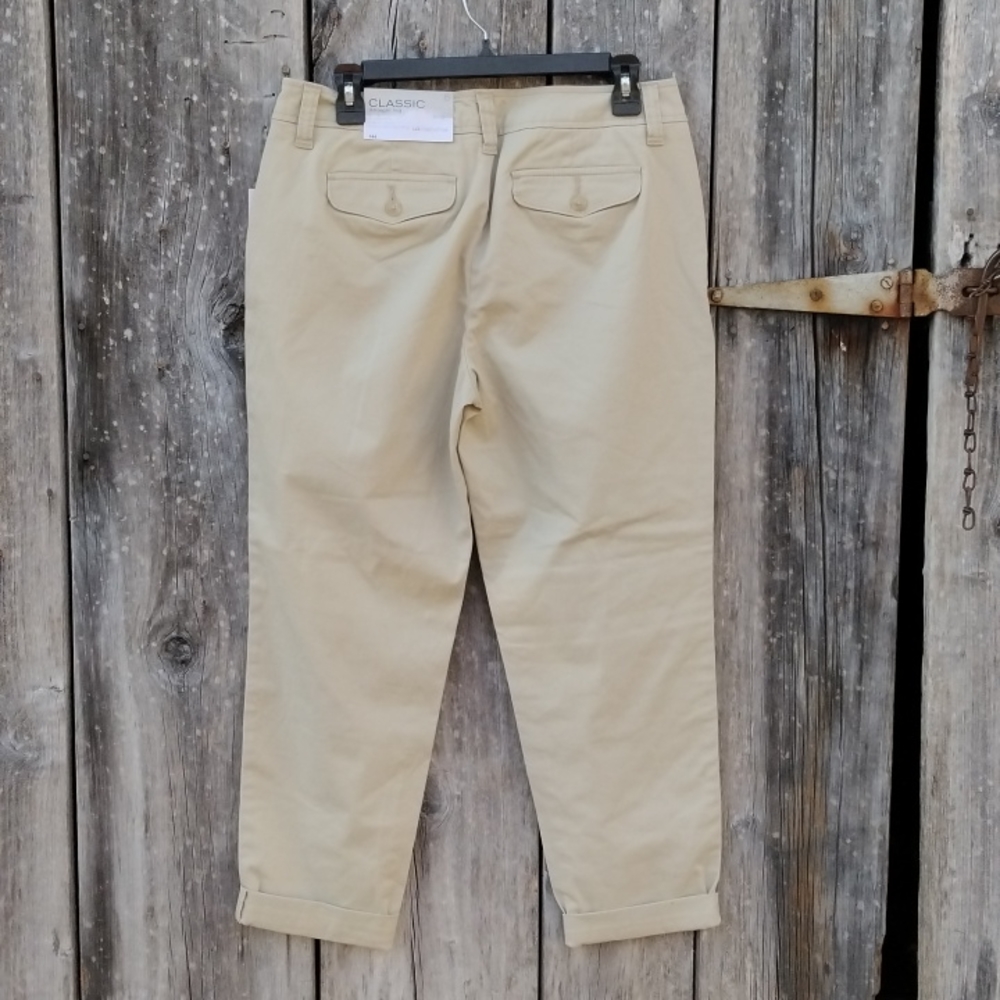 Liz Claiborne Twill Capri nwt